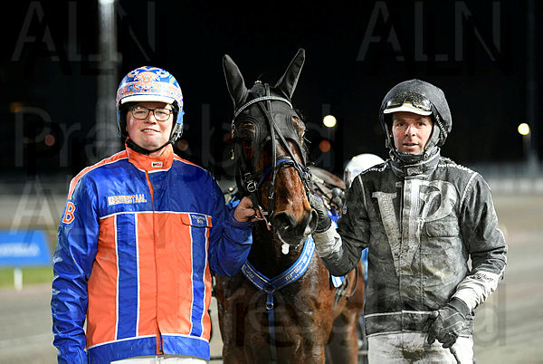 Kirby Starlake .t63dad4e6.m600.w.4salnwmark2.png.xfOqh-jYC (1).jpg