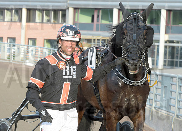 Majestic Up pris.t60d22d65.m600.w.4salnwmark2.png.x0iH_V52k.jpg