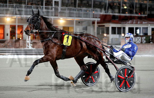 O.M.Keep on Runnin heat 1.t63fb767b.m600.w.4salnwmark2.png.xua1ycqS0 (1).jpg