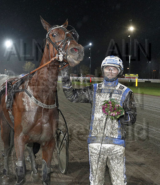 Devs Dandelion pris .t615cbdab.m600.w.4salnwmark2.png.x4kRw2x08.jpg