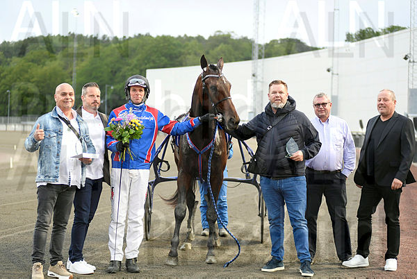 Moses Boko pris.t62991621.m600.w.4salnwmark2.png.xxSTbvbXl.jpg