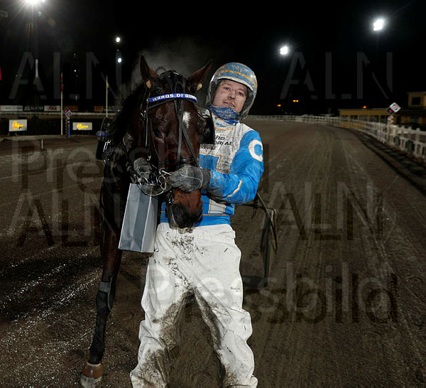 Ikaros Di Quattro pris.t65dd135d.m600.w.4salnwmark2.png.xBBPurUbo.jpg