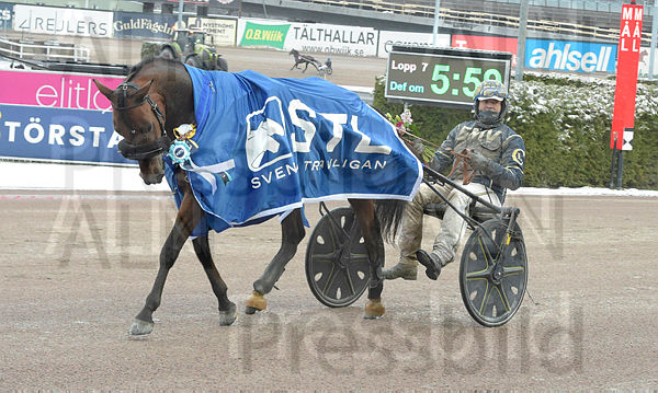 Frankie Godiva def.t641f28fa.m600.w.4salnwmark2.png.xGOmsQ2C8.jpg