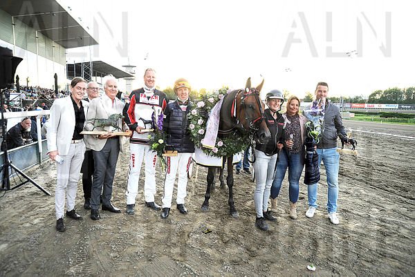 Ester Degli Dei pris.t64c0e760.m600.w.4salnwmark2.png.xn3y8zYzD.jpg