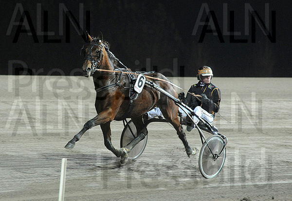 Peaky Belinder Boko heat.t672c7c0c.m600.w.4salnwmark2.png.xFuTmBWkm.jpg