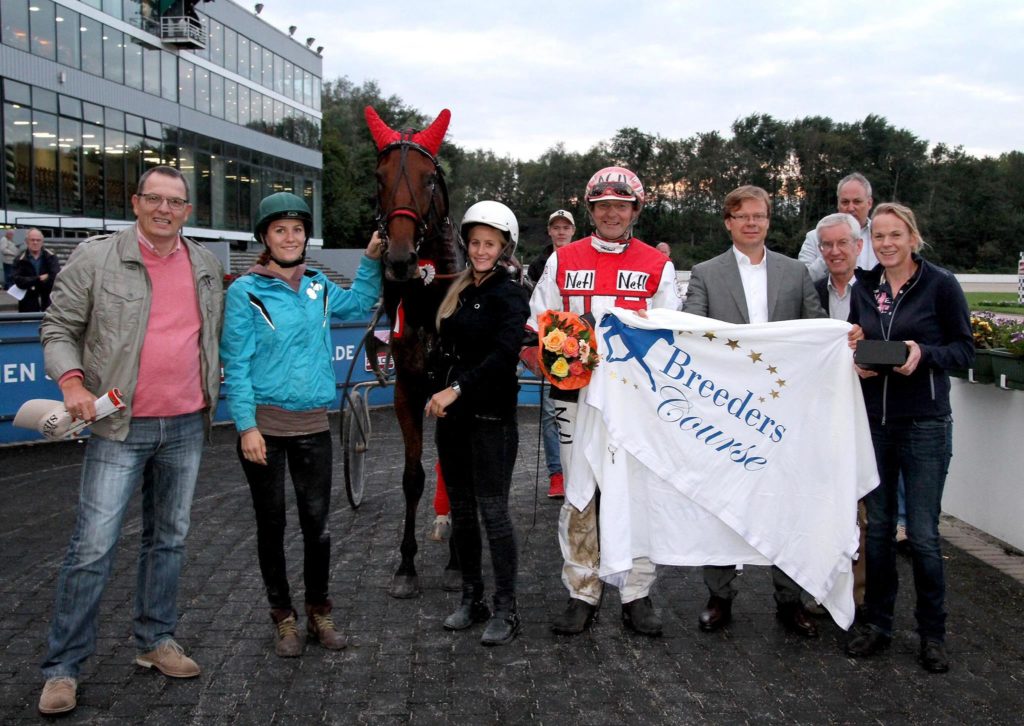 1939987_683358375087546_5314377582111846112_o-2-1024x726.jpg