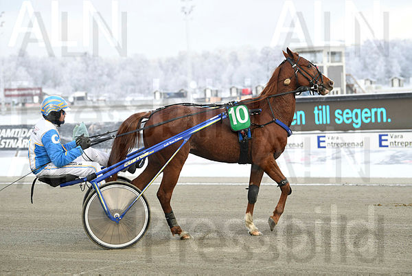 Outlander segerdef 8470.t659d34f0.m600.w.4salnwmark2.png.xZTlxAgel.jpg