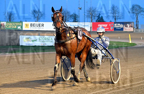 Ikaros di Quattro def.t645df4bb.m600.w.4salnwmark2.png.xmgS3GOrJ.jpg