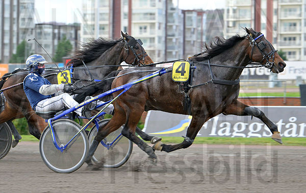 Ikaros di Quattro start 1.t655cc3c3.m600.w.4salnwmark2.png.xQQk2R1IO.jpg