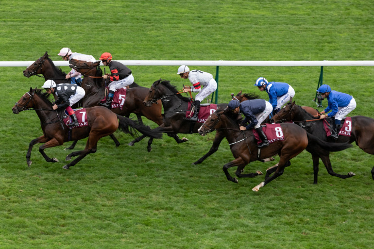 1455452-le-cheval-allemand-torquator-tasso-monte-par-rene-piechulek-remporte-le-100e-prix-de-l-arc-de-triomphe.jpg