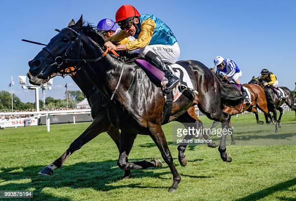 gettyimages-993875194-594x594.jpg