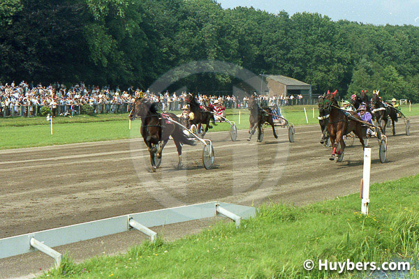 Ymond-Boekelte-Harry-van-Ooyen-Derby-1984-004.jpg
