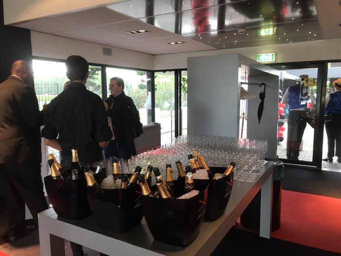 VPWchampagne.jpg