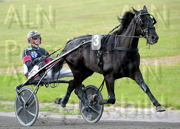Black And Quick heat 2.t5eea08af.m600.w.4salnwmark2.png.xFxd3B7m8.jpg