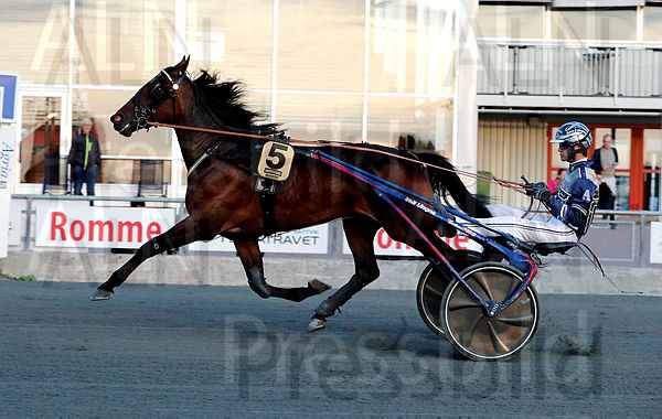 Nocturne Zon heat 1.t610da409.m600.w.4salnwmark2.png.xBS8EpEPi.jpg