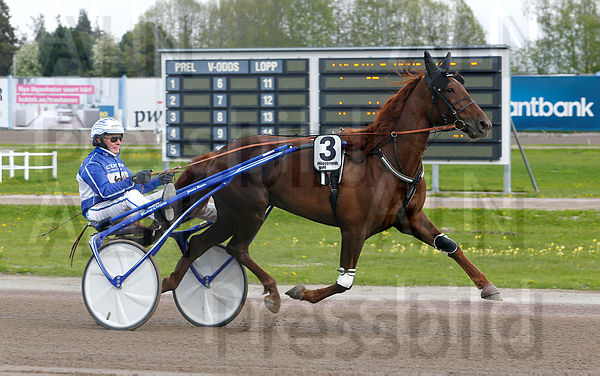 Majestic Man heat 1.t60abe869.m600.w.4salnwmark2.png.xas-kUfhp.jpg