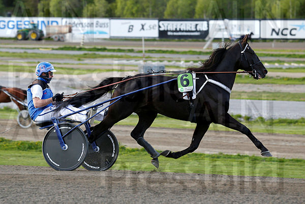 Hotshot Luca heat 1.t5ed2605b.m600.w.4salnwmark2.png.xNMg1R-Jb.jpg